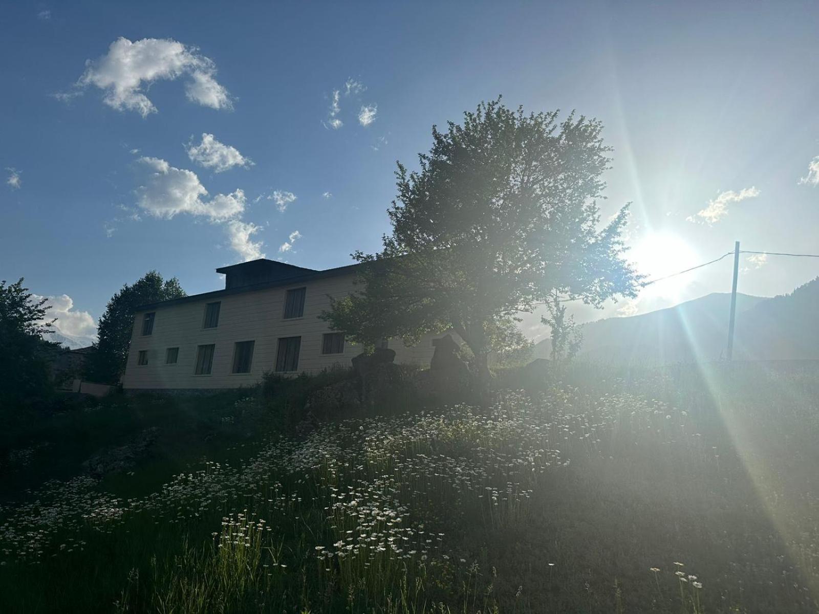 Mestiakhedi Exterior foto